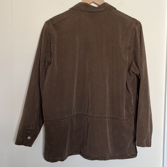 L.L. Bean Brown Button Down Long Sleeve Shirt Size Medium Petite - Picture 2 of 9